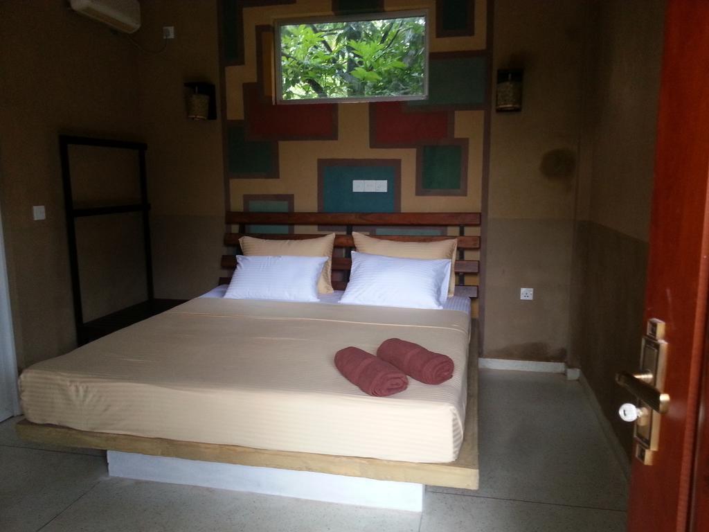 Eco Square Resort Mirissa Ruang foto