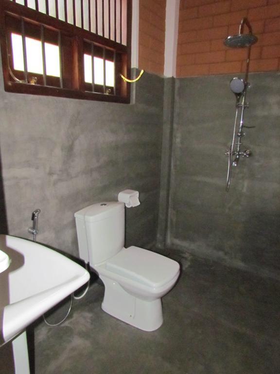 Eco Square Resort Mirissa Ruang foto