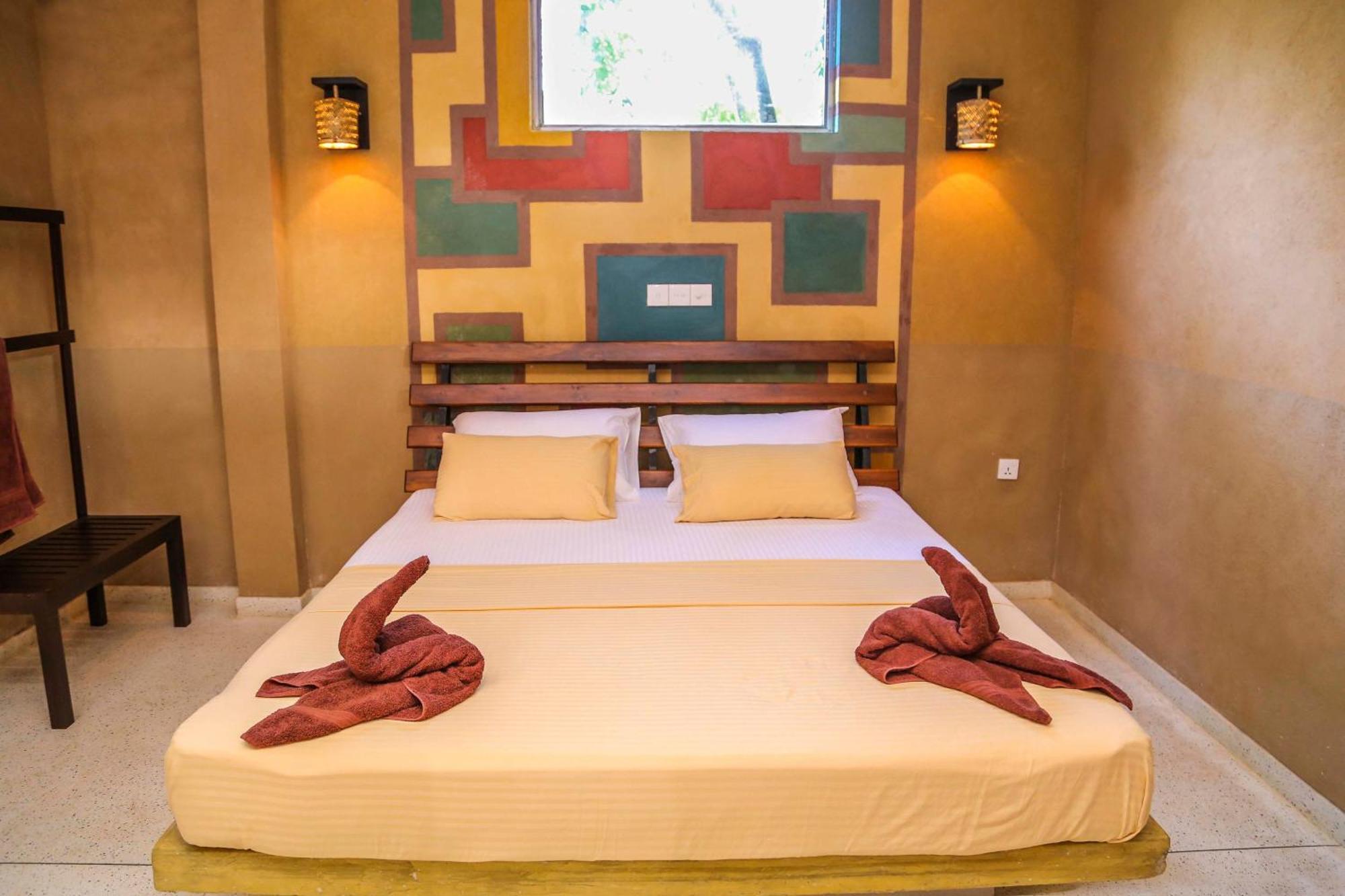 Eco Square Resort Mirissa Bagian luar foto
