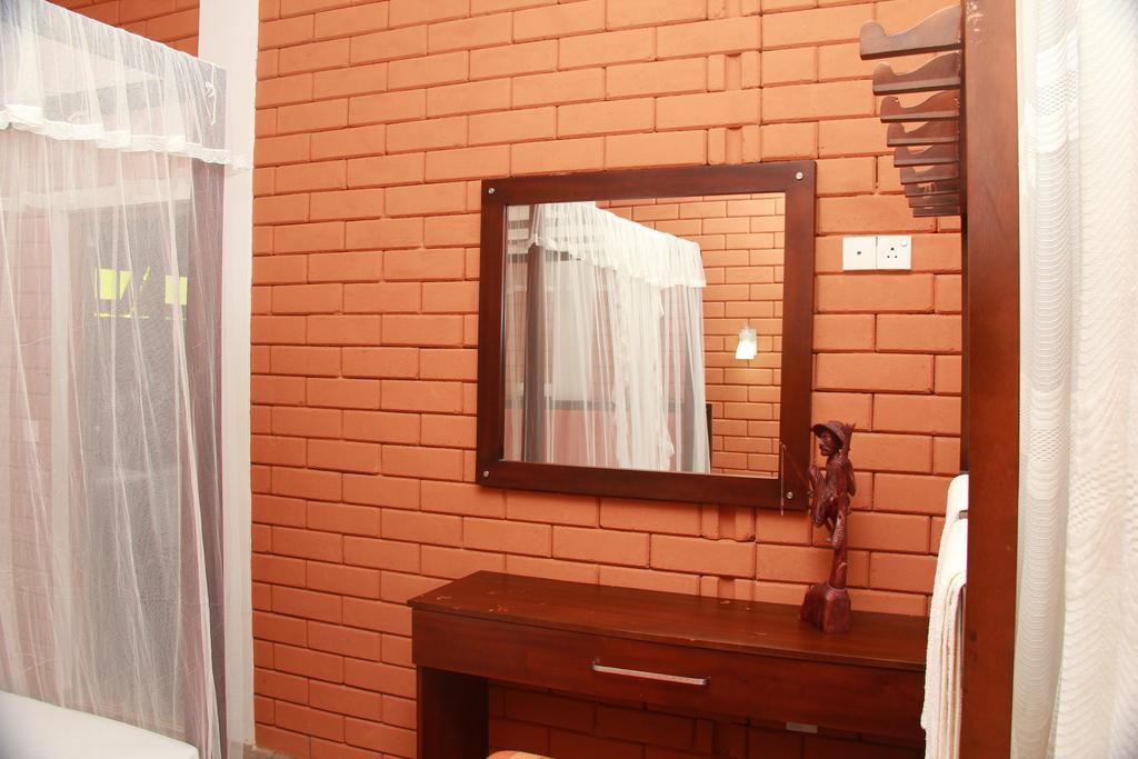 Eco Square Resort Mirissa Bagian luar foto